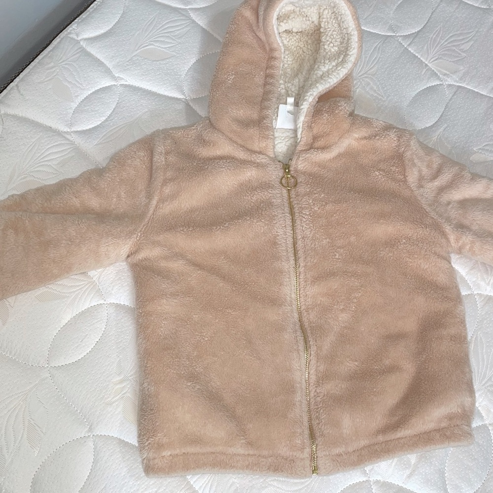 Girls Cream And White Interior Belle Du Jour